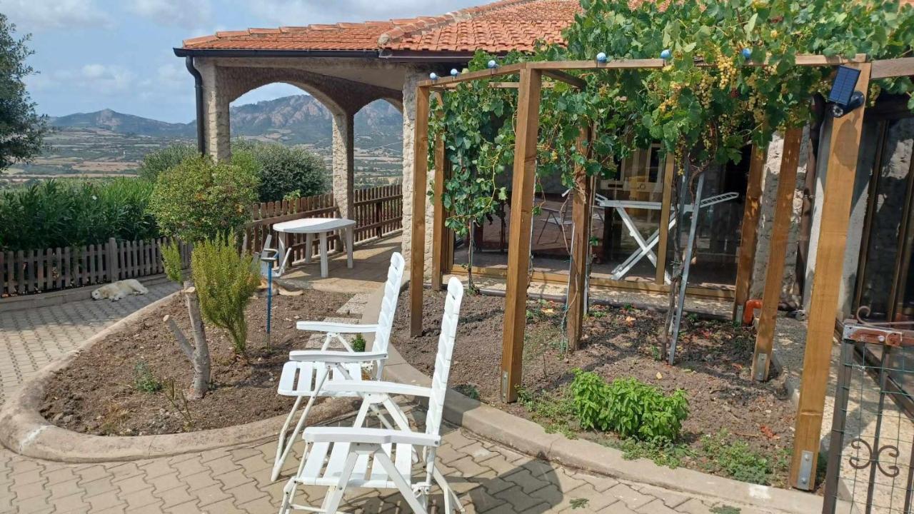 La Casa Nella Natura Villa Perfugas Eksteriør billede